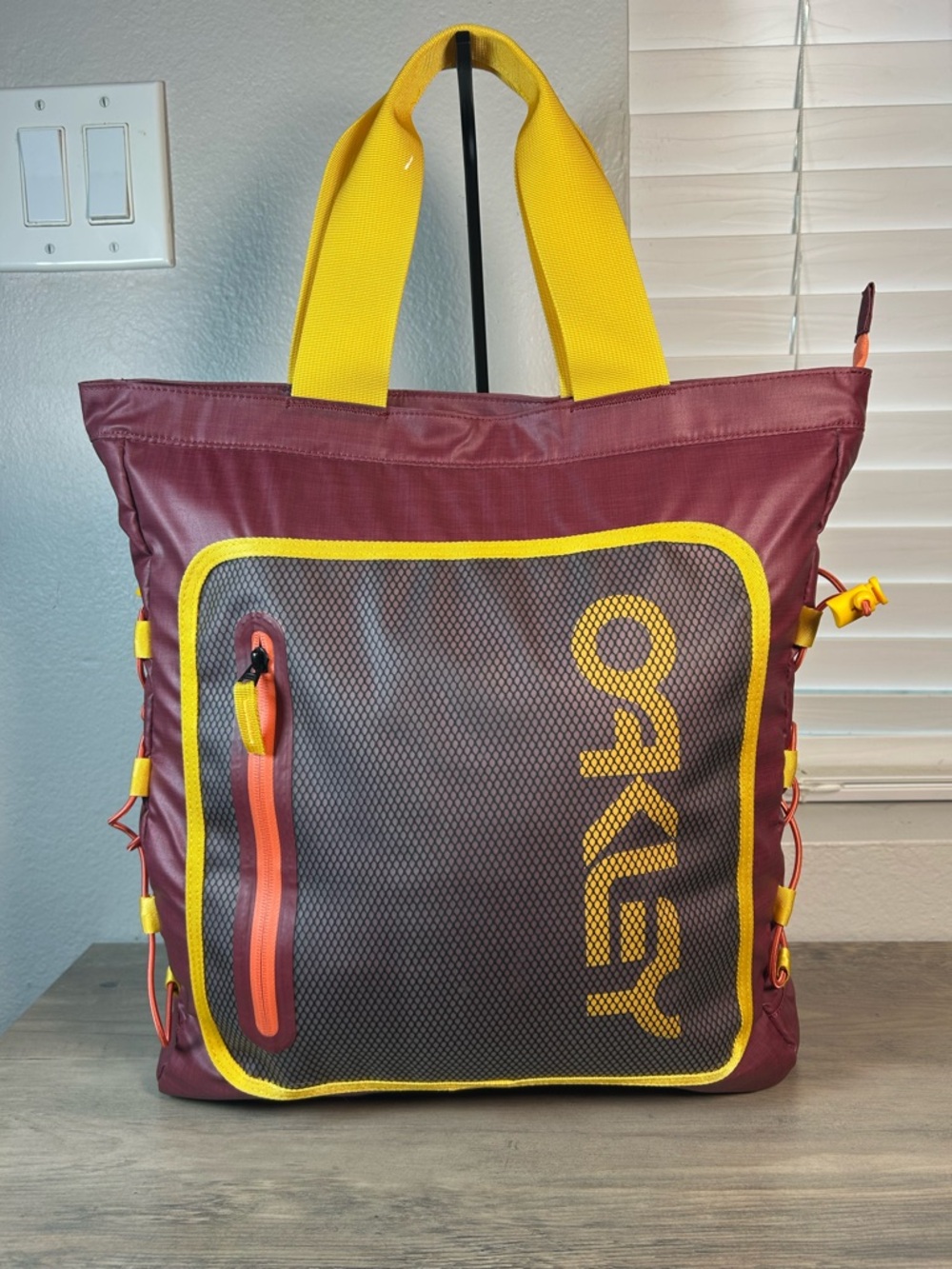 OAKLEY 90'S Tote Bag Backpack Sundried Tomato 16x15x2 -921527-4ST